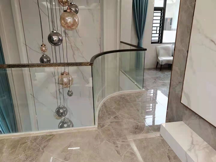玻璃楼梯
